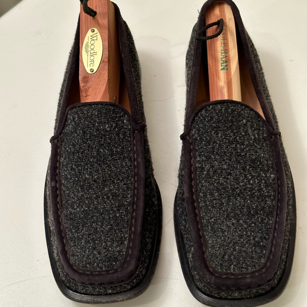 TODS grey tweed with a wool like material and back has a suede black touch